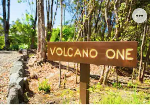 Volcano One - Modern Studio With Lanai Near Volcano National Park Kültér fotó